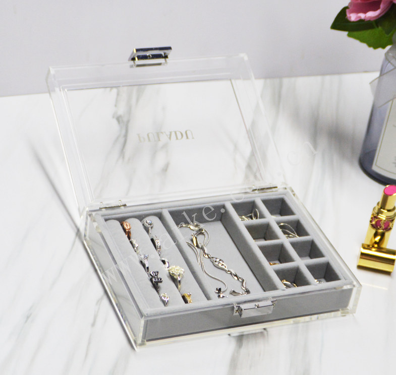 Acrylic Jewelry Box (2)